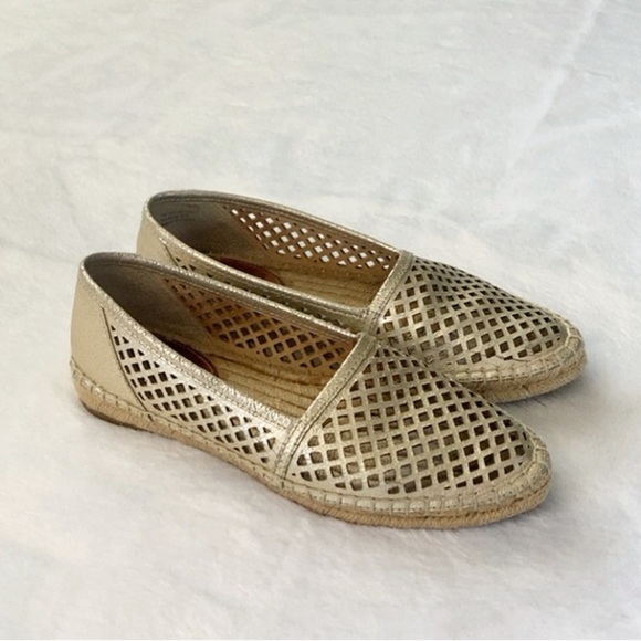 Like New Gold Frye Lee A Line Perf Shoes, size 7 - Picture 1 of 12